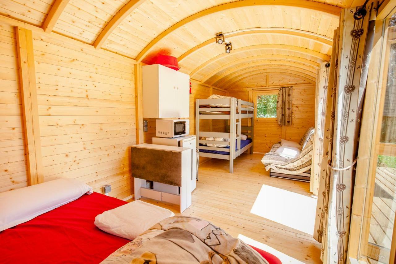 Camping De Tournus - Drole De Cabane Exteriör bild