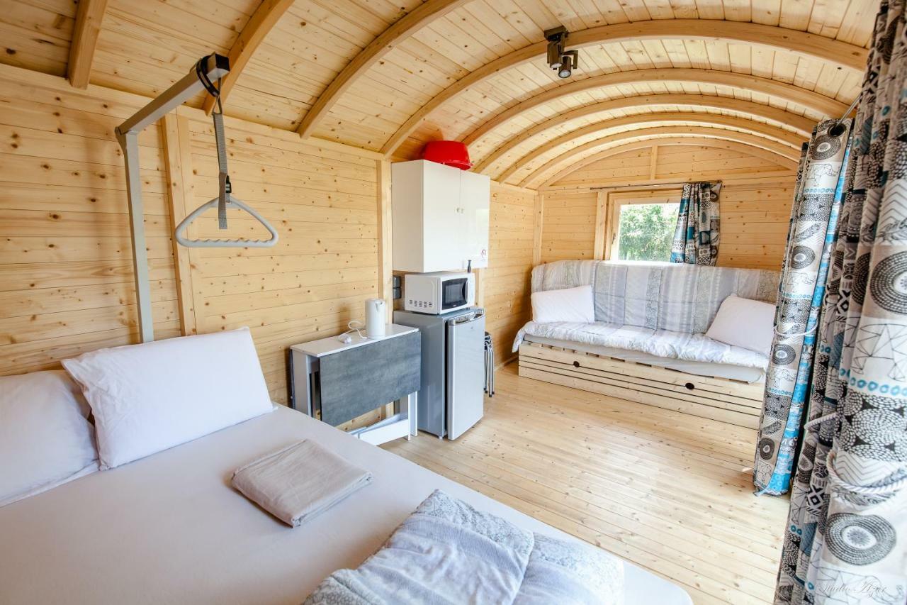 Camping De Tournus - Drole De Cabane Exteriör bild