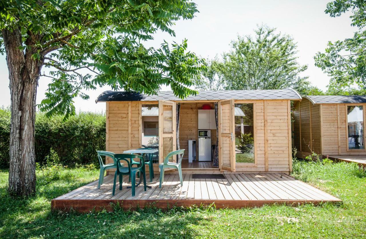 Camping De Tournus - Drole De Cabane Exteriör bild
