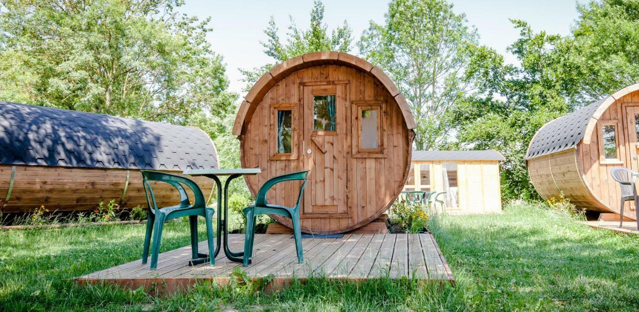 Camping De Tournus - Drole De Cabane Exteriör bild