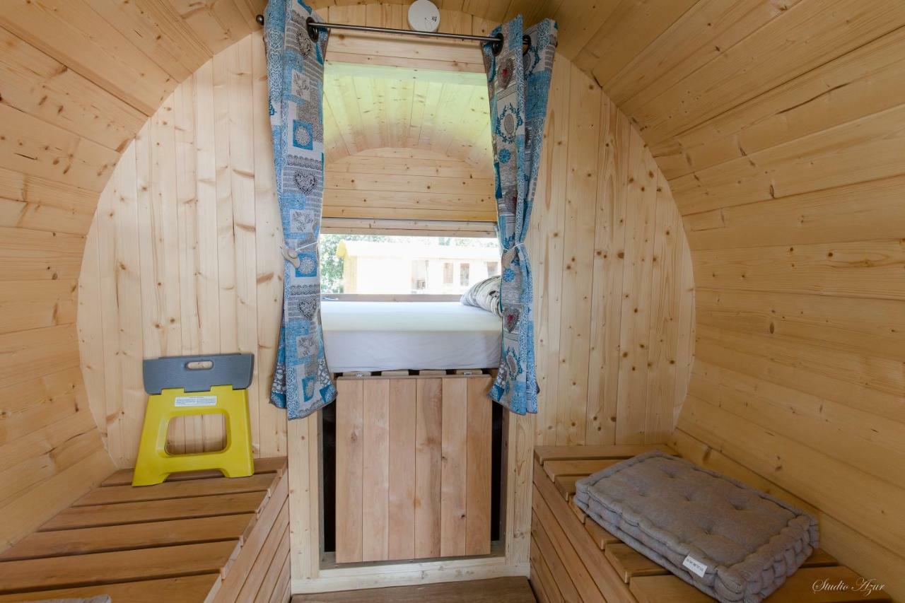 Camping De Tournus - Drole De Cabane Exteriör bild